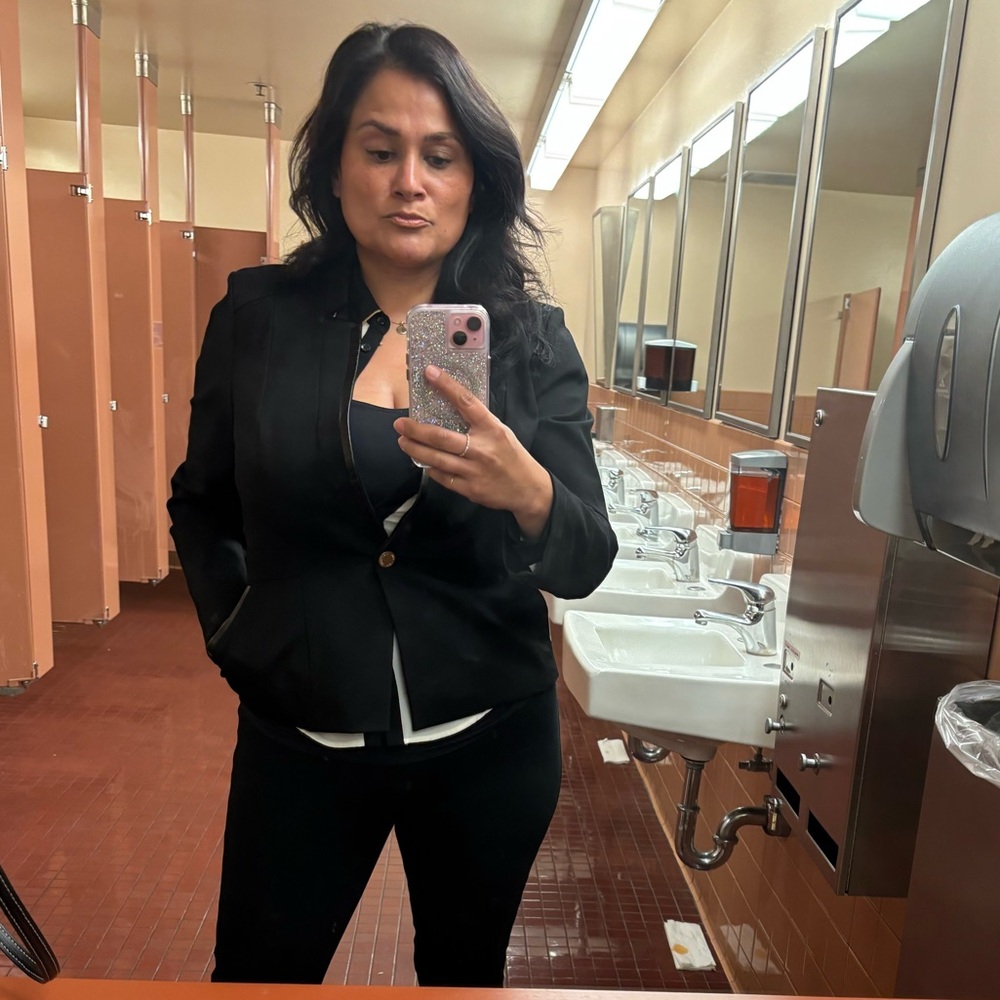 Meet your Posher, Adriana